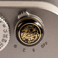 Soft button convexe Beep dragon doré/fond noir Match Technical pour Leica M240 & MM